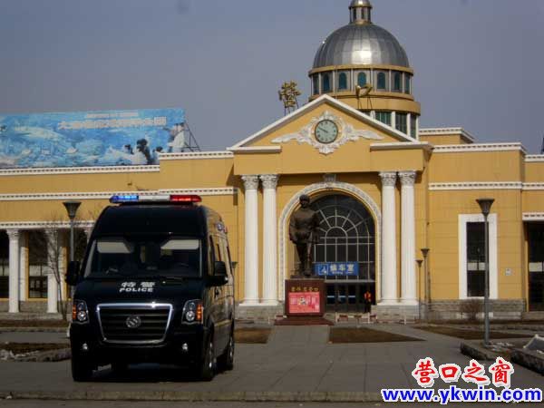 特警進入營口火車站執勤