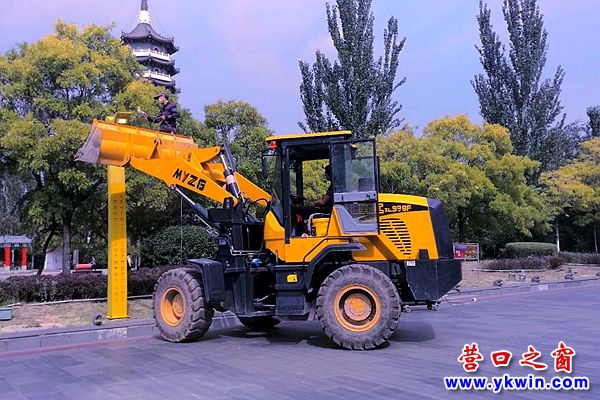 公園營造氛圍  平安歡度雙節