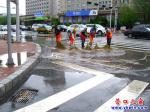 營口市街路邊的下水井為何高于積水？