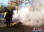 地下冒“沸泉” 熱電來(lái)堵漏