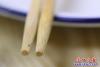 驚！筷子帶“暗器”2